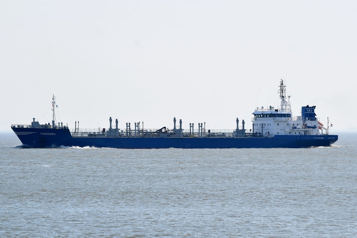 THEODORA , Tanker , IMO 9005338 , Baujahr 1991 , 110.6 × 17m , 18.05.2017 Cuxhaven