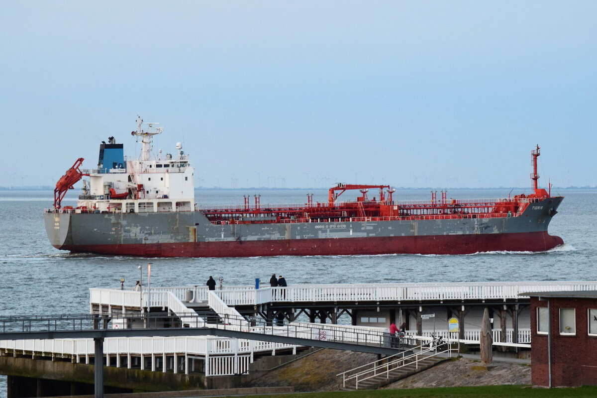 TIGRIS , Tanker , IMO 9443841 ,  120 x 20.42 m , Baujahr 2009 , 21.04.2022 , Cuxhaven