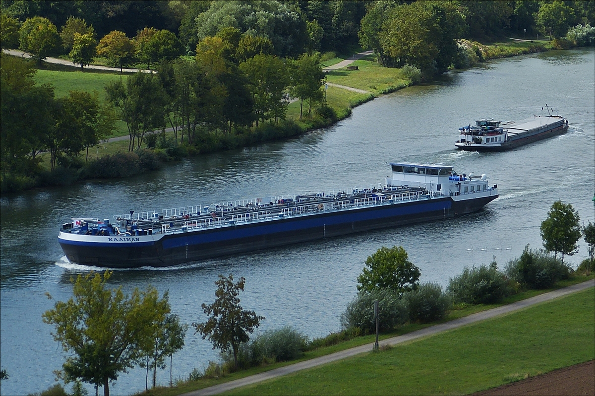 TMS „KAAIMAN“ ENI 04810580; Bj 2012; L 110 m; B 11,45 m; Tonnage 2650 t; gesehen auf der Mosel Flussabwärts nahe Wasserliesch am 02.09.2018. 