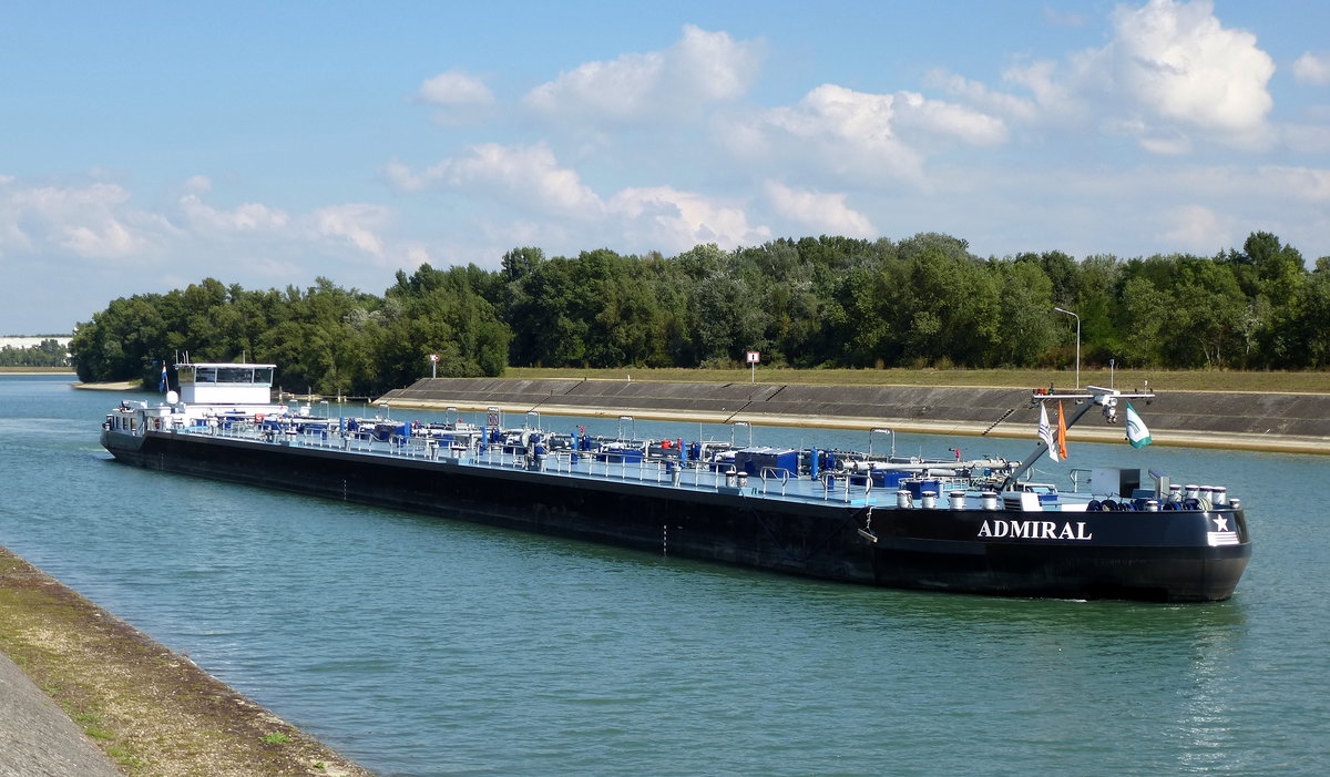 TMS  Admiral , rheinaufwrts vor der Schleuse in Marckolsheim, L=110m, 2780t, 1500PS, Baujahr 2008, unter niederlndischer Flagge, Sept.2016