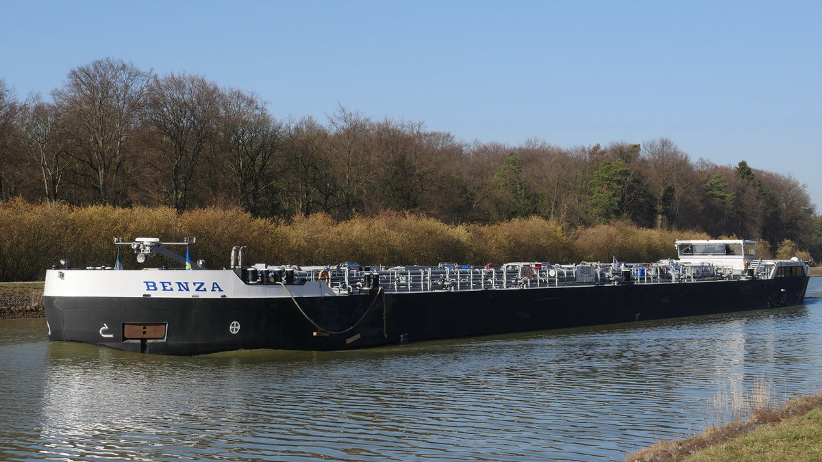 T.M.S. BENZA ENI 04811050 im Oberwasser des Schiffshebewerk Lüneburg; Scharnebeck, 17.02.2019
