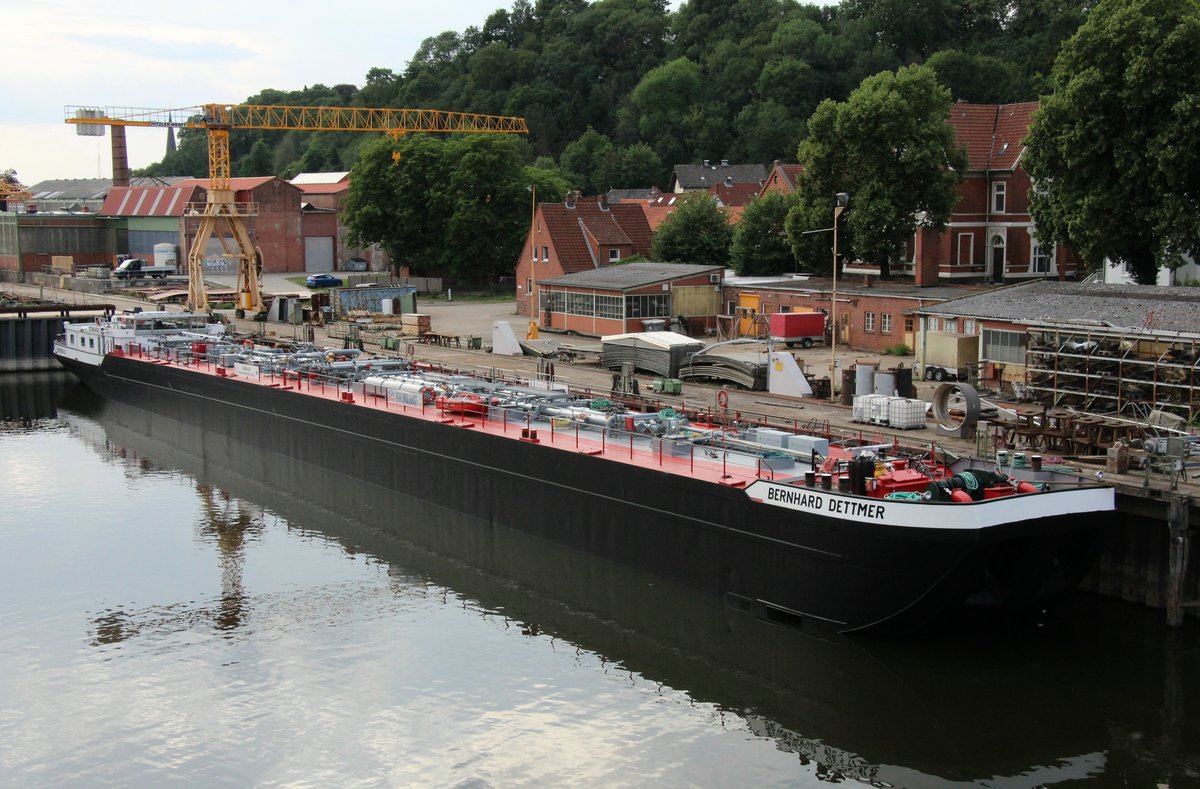 TMS Bernhard Dettmer (04806430 , 100 x 9,5m) lag am 18.07.2019 bei der Hitzler Werft in Lauenburg/Elbe.