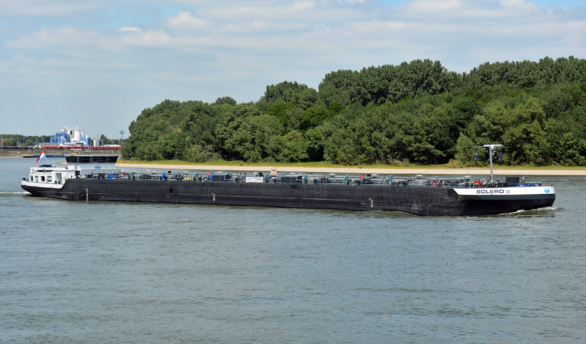 TMS  Bolero VI  auf dem Rhein in Wesseling - 23.06.2014