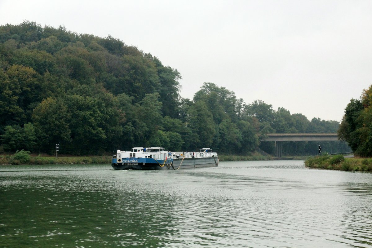 TMS CELINA (04811190 , 84,78 x 9,5m) am 28.09.2020 im  Nassen Dreieck . Das TMS kam vom Dortmund-Ems-Kanal und fuhr nach Steuerbord in den MITTELLANDKANAL bei km 0 ein. 