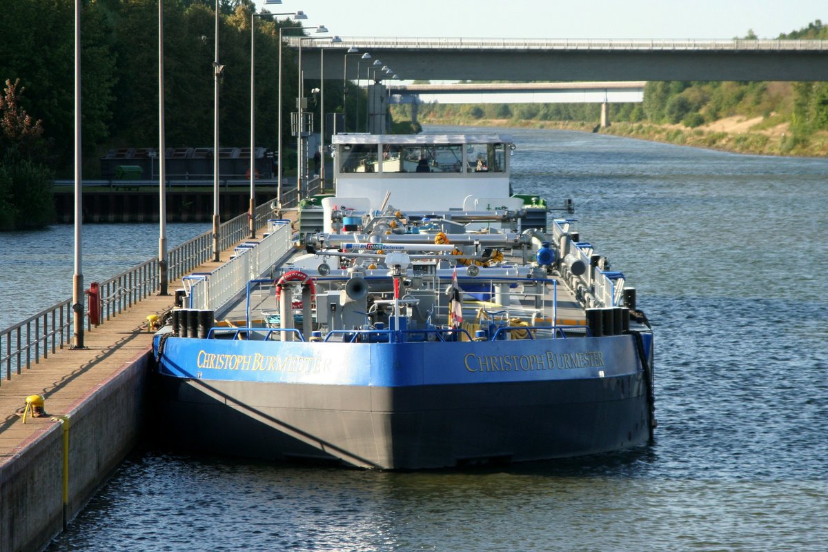 TMS Christoph Burmester (04807170 , 86 x 9,50m) lag am 24.08.2009 im Unterwasser / Elbe-Seitenkanal der Schleuse Uelzen.