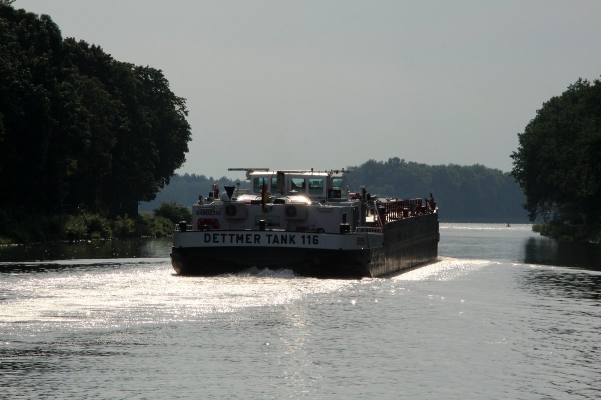 TMS DETTMER TANK 116 (04802310) am 21.07.2016 im Sacrow-Paretzer-Kanal (UHW) auf Talfahrt bei Schlänitzsee.