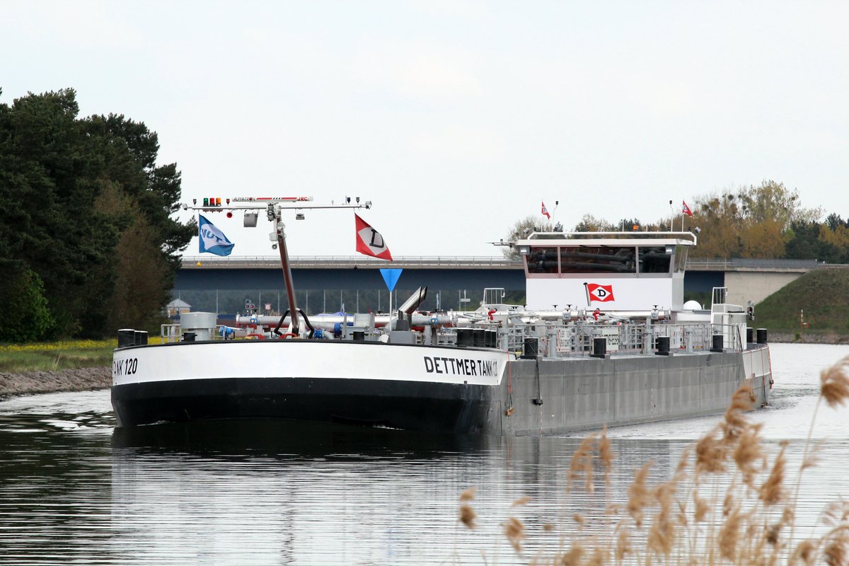 TMS Dettmer Tank 120 (02336967 , 85,95 x 9,60m) am 28.04.2017 auf dem Mittellandkanal Höhe Hohenwarthe mit Fahrtrichtung Magdeburg.