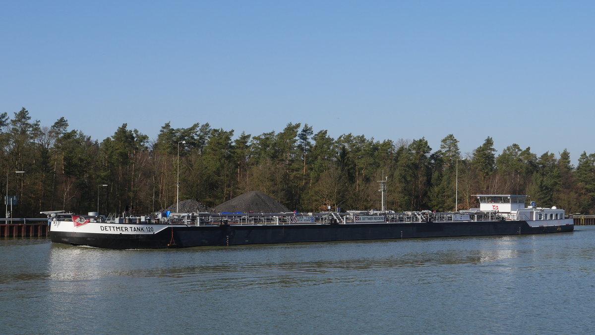 TMS DETTMER TANK 120, ENI 02336967, im Oberwasser des Schiffshebewerk Lüneburg; Scharnebeck, 17.02.2019
