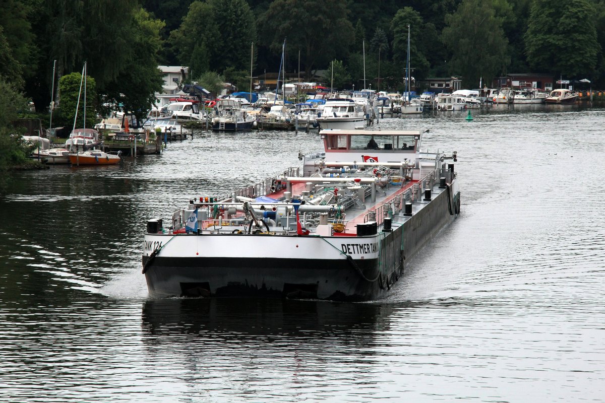 TMS Dettmer Tank 126 (02337369 , 85 x 9,60m) am 22.07.2018 auf der Havel in Berlin-Pichelsdorf/Spandau auf Bergfahrt.