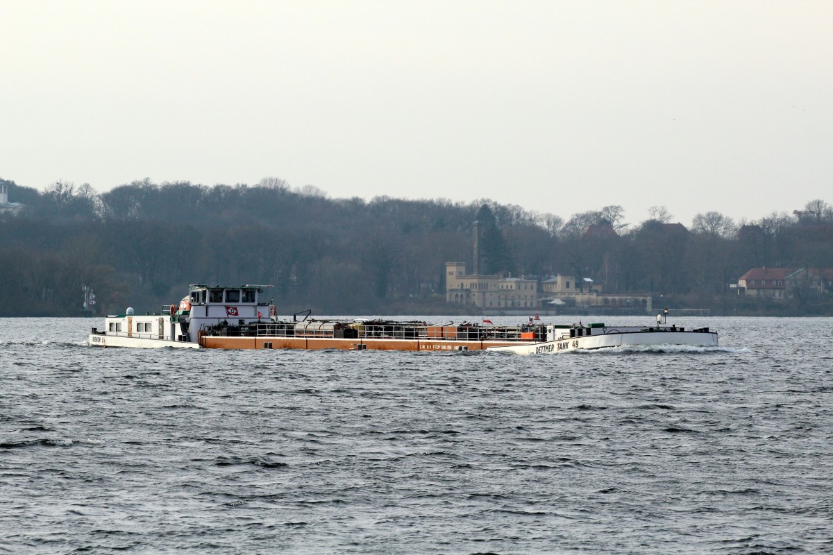 TMS Dettmer Tank 49 (04016480 , 80 x 9m) am 24.11.2015 auf der Havel / dem Jungfernsee / Sacrow-Paretzer Kanal zu Berg Richtung Berlin-Spandau. 