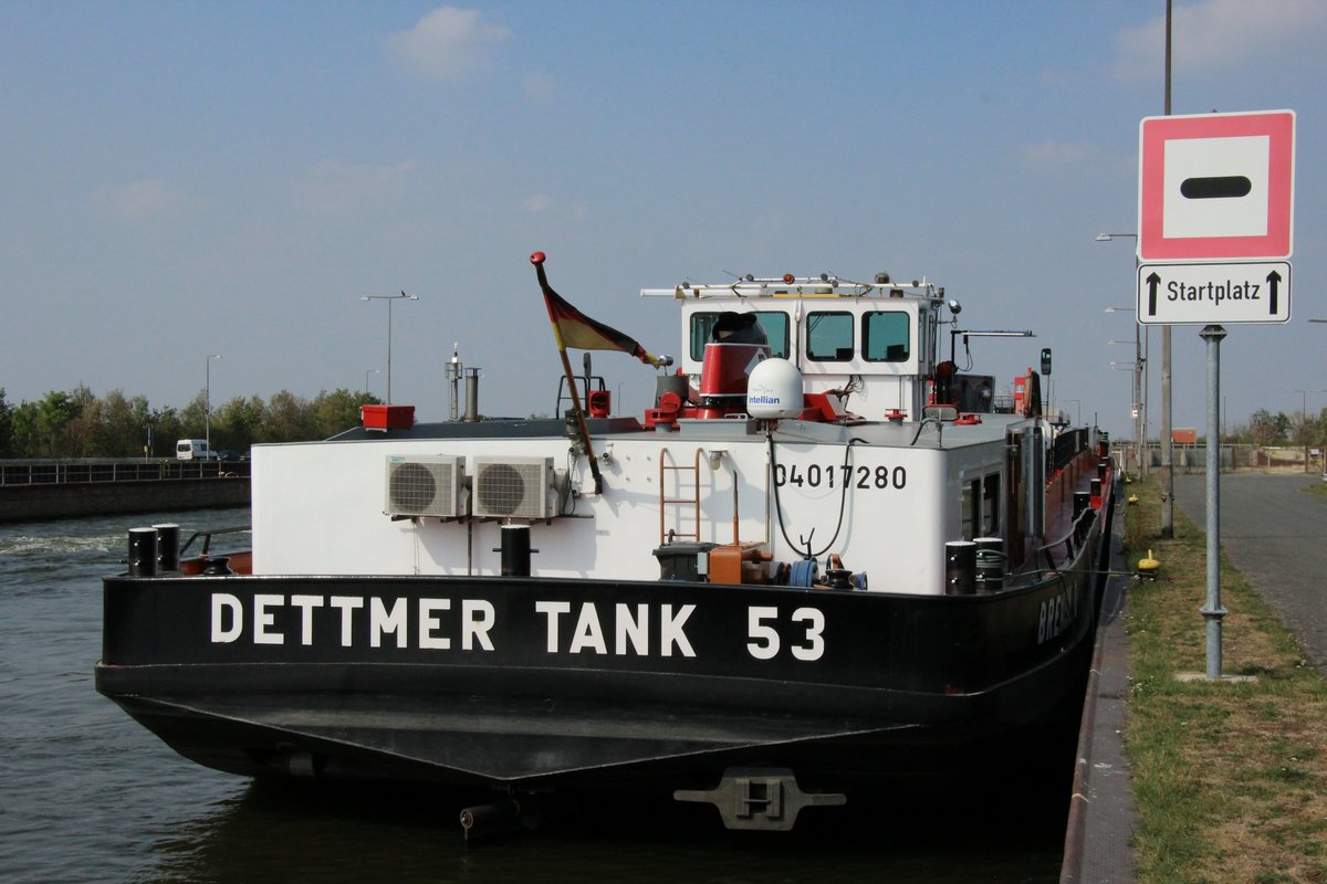 TMS Dettmer Tank 53 (04017280 , 80 x 9m) lag am 23.08.2018 im Oberwasser des Schiffshebewerkes Scharnebeck / Elbe-Seitenkanal und wartete auf die Talfahrt.