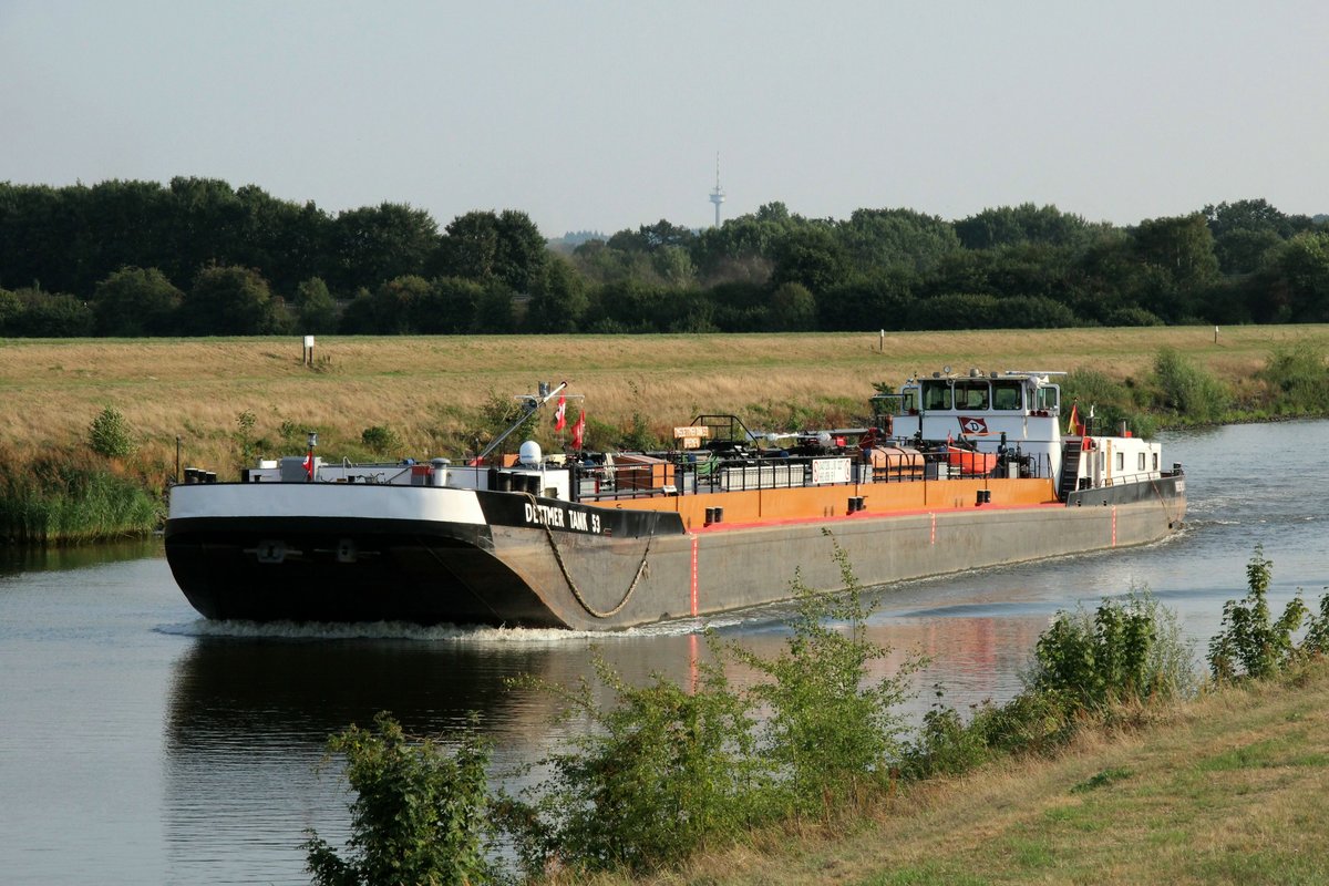 TMS Dettmer Tank 53 (04017280 , 80 x 9m) am 23.08.2018 nach dem Verlassen des Schiffshebewerkes Scharnebeck im Elbe-Seitenkanal auf Talfahrt.