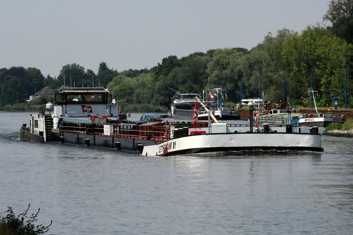 TMS DETTMER TANK 81 (04010280 , 86 x 9m) am 25.07.2016 im Weißer See / Sacrow-Paretzer-Kanal / UHW zu Berg Richtung Berlin.