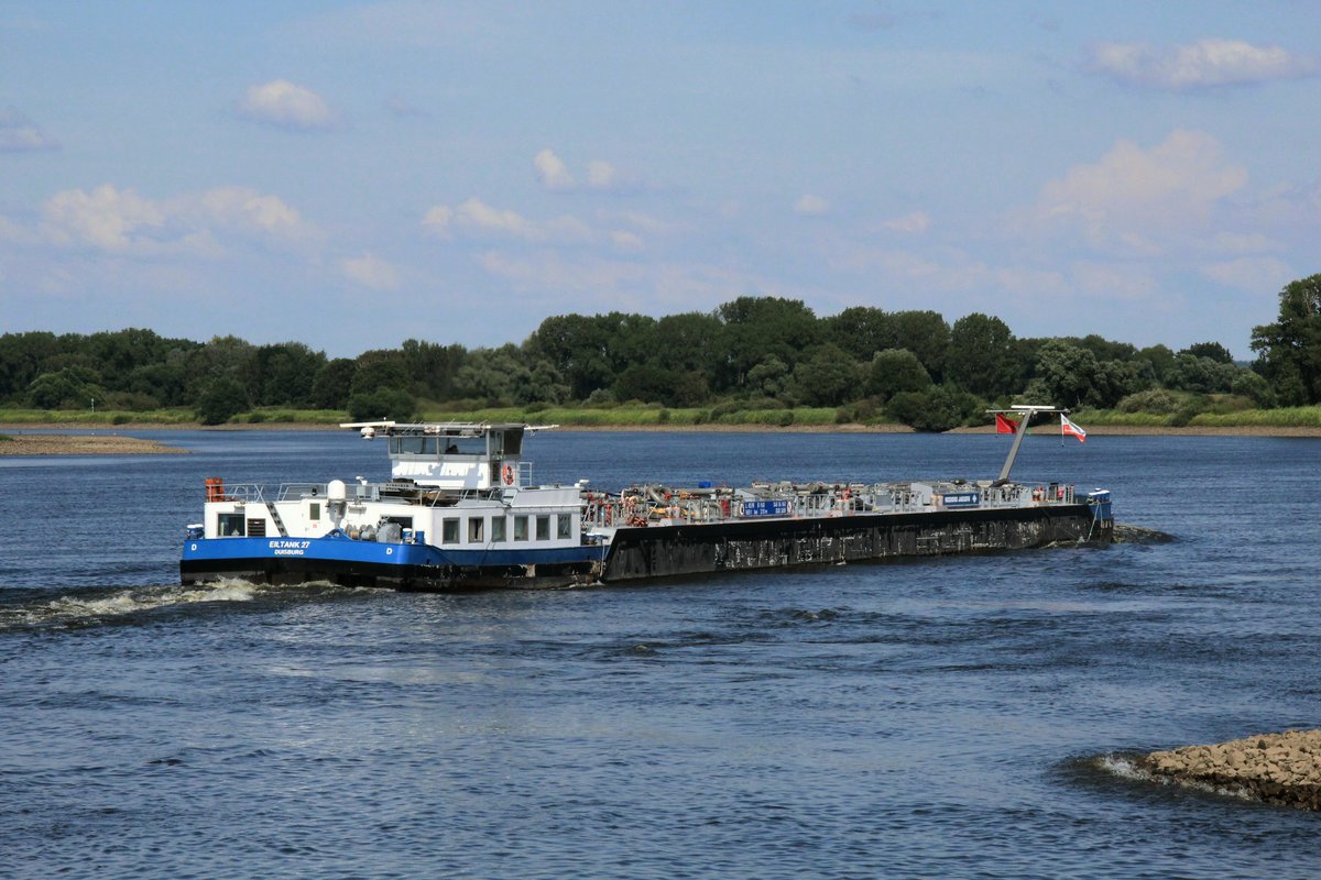 TMS Eiltank 27 (04806840 , 85,98 x 9,60m) am 19.07.2019 auf der Elbe zu Berg Höhe Laßrönne