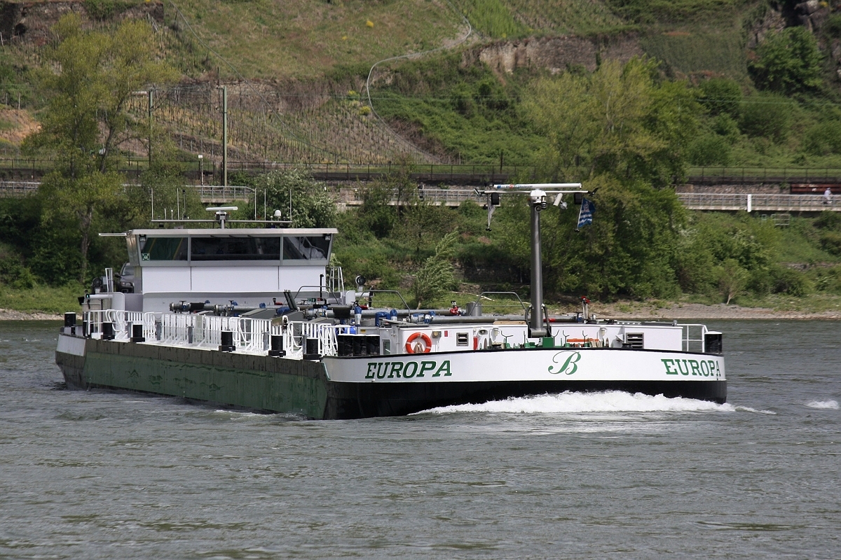 TMS Europa (ENI:04809120) am 28.04.2018 auf dem Rhein km 451 zu Berg bei Oberwesel.