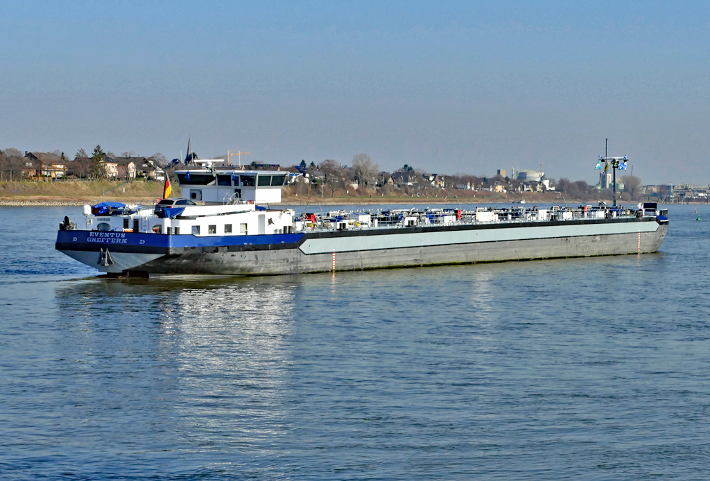 TMS  Eventus  ( 04808590 ) auf dem Rhein in Wesseling - 14.02.2017