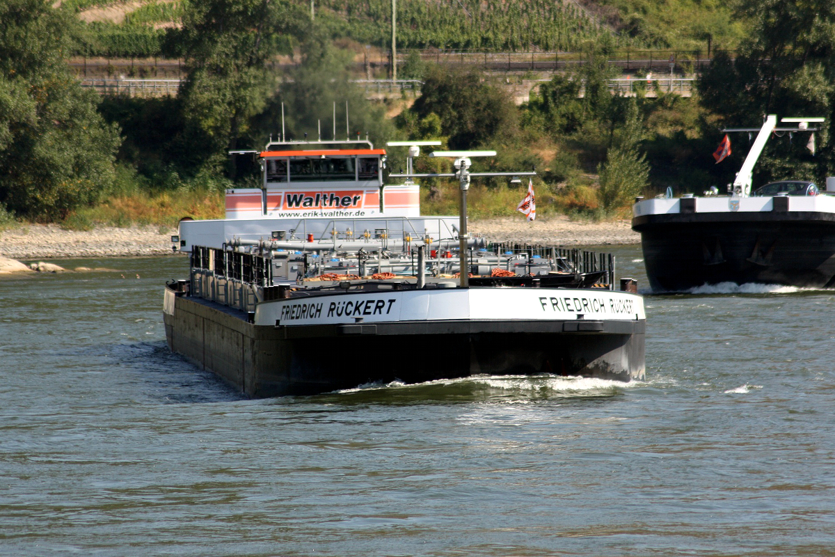 TMS Friedrich Rückert (ENI:04503290) L.109,98m B.11m T.2808 am 26.07.2018 zu Tal bei Oberwesel.