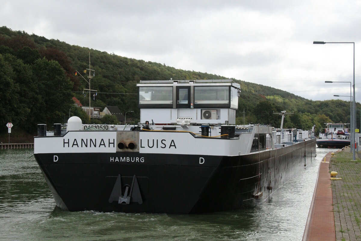 TMS  HANNAH-LUISA  (04810510 , 84,99 x 9,60m) legte am 27.09.2022 an der Bunkerstation in Bergeshövede / Nasses Dreieck /  DORTMUND-EMS-KANAL  an. Das TMS sah  frisch renoviert  aus.