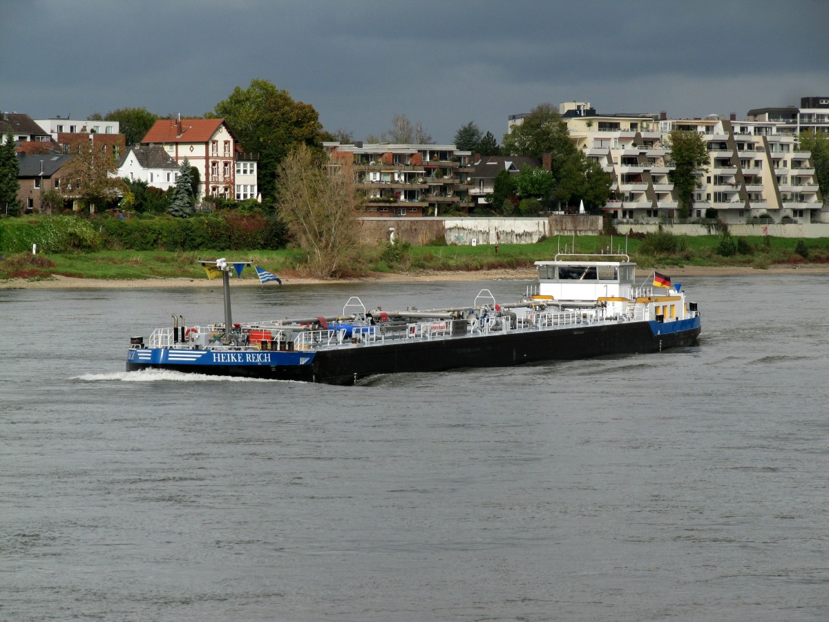 TMS Heike Reich (04806990 , 86 x 9,5m) am 22.10.2014 beim Rhein-km 676,4 (Sürth / Köln) auf Bergfahrt.