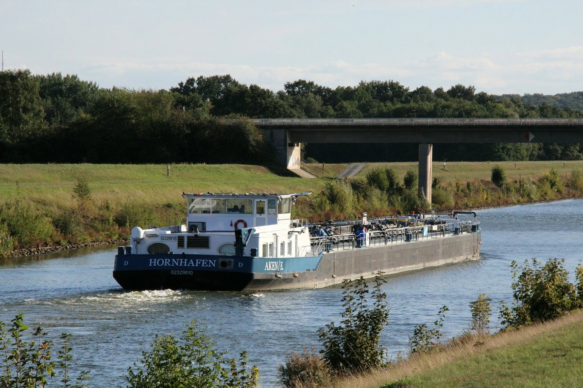 TMS HORNHAFEN (02329810 , 86 x 9,60m) am 25.09.2020 im ELBE-SEITENKANAL zw. dem km 109 und dem Schiffshebewerk Scharnebeck auf Bergfahrt.