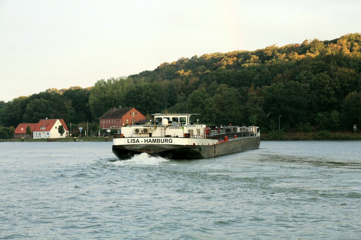 TMS LISA (04012090 , 100 x 9m) am 29.09.2020 im Nassen Dreieck. Das TMS befuhr den DORTMUND-EMS-KANAL zu Tal und bog nach Steuerbord in den MITTELLANDKANAL ab.