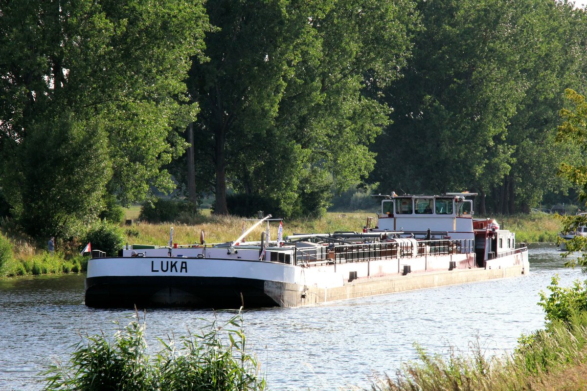 TMS Luka (04011450 , 80 x 9m) am 06.07.2018 im Havelkanal zu Berg kurz vor der Schleuse Schönwalde.