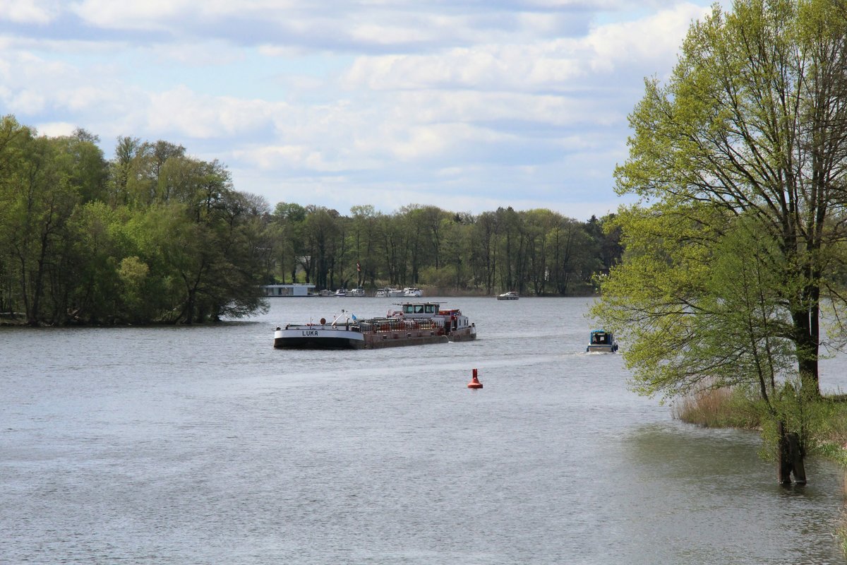 TMS Luka (04011450) befuhr am 25.04.2020 den Lehnitzsee zu Berg zur gleichnamigen Schleuse. Der Lehnitzsee ist Teil der Havel-Oder-Wasserstrasse , eine Verbindung zw. Berlin und der Oder. Die Havel fliesst allerdings weiter westlich. 