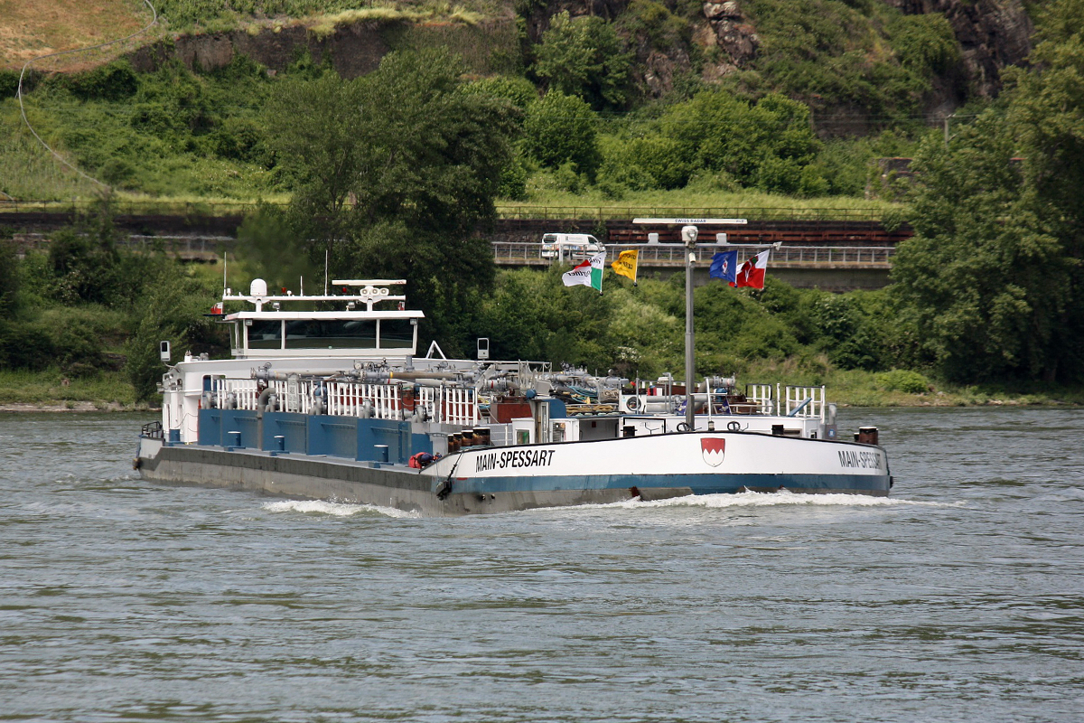 TMS Main-Spessart (ENI:04801410) L.109,90m B.10,50 T.2510 am 05.06.2019 auf dem Rhein bei Oberwesel zu Berg.