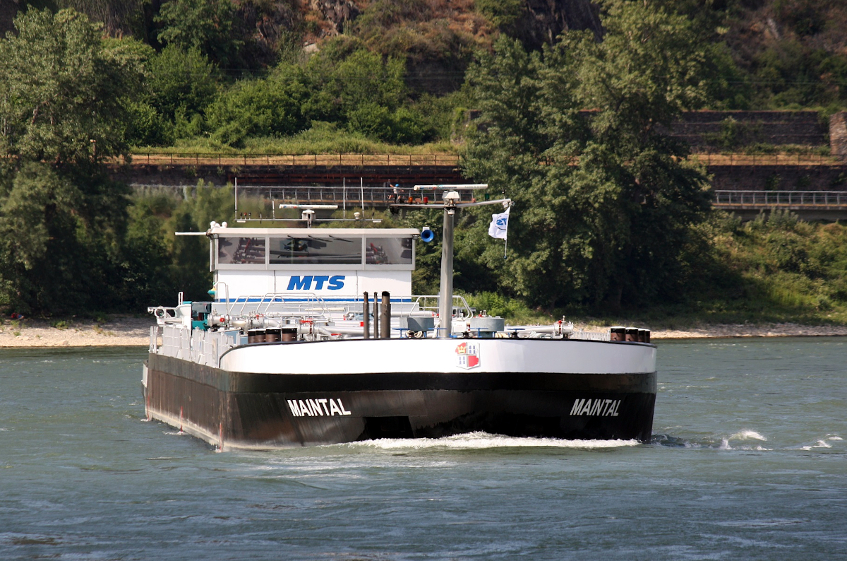 TMS MAINTAL ENI:04806300 L.110 m B.11,45 m T 2731 Flagge Deutschland auf dem Rhein am 10.06.2023 in Oberwesel zu Berg.