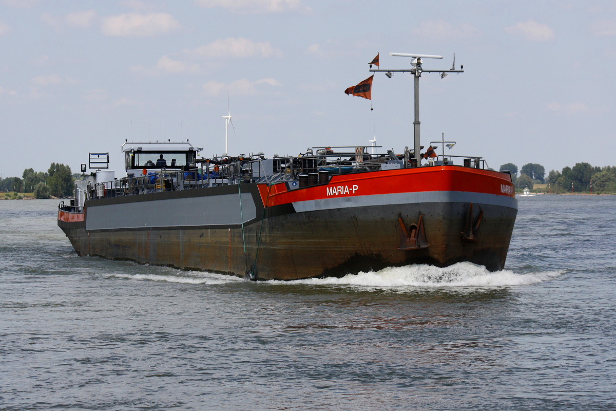 TMS MARIA-P (ENI:02315118) L.83,92m B.9,48m T 1473 auf dem Rhein am 25.06.2020 in Xanten zu Berg.