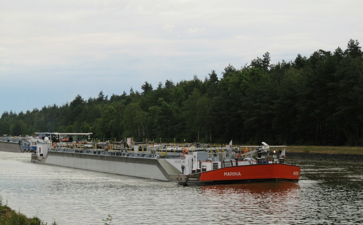 TMS Marina (08040008 , 83 x 8,26m) am 20.07.2019 im Elbe-Seitenkanal Höhe Hafen Lüneburg auf Bergfahrt.