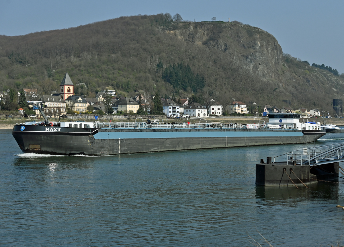 TMS MAXY auf dem Rhein querab Erpel - 25.03.2022