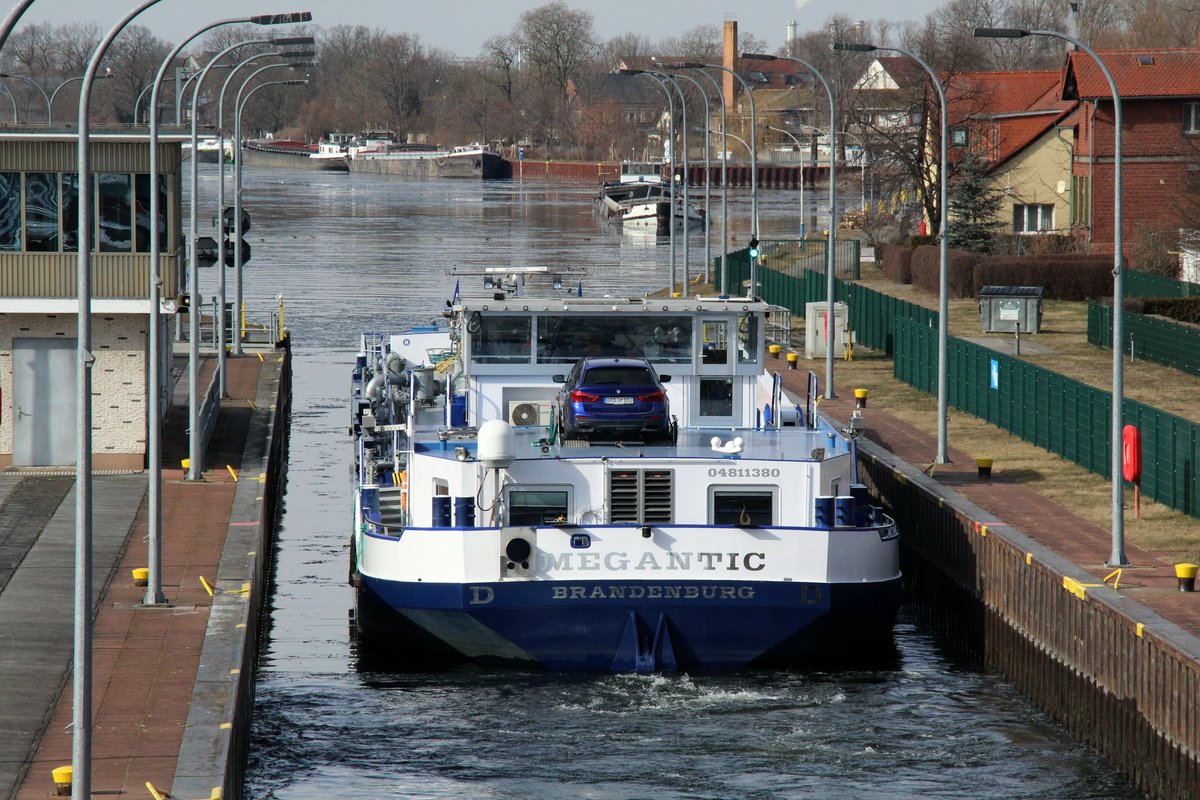 TMS Megantic (04811380 , 84,8 x 9,5m) am 27.02.2018 nach der Talschleusung in Brandenburg/ Havel bei der Ausfahrt aus der Nordkammer.