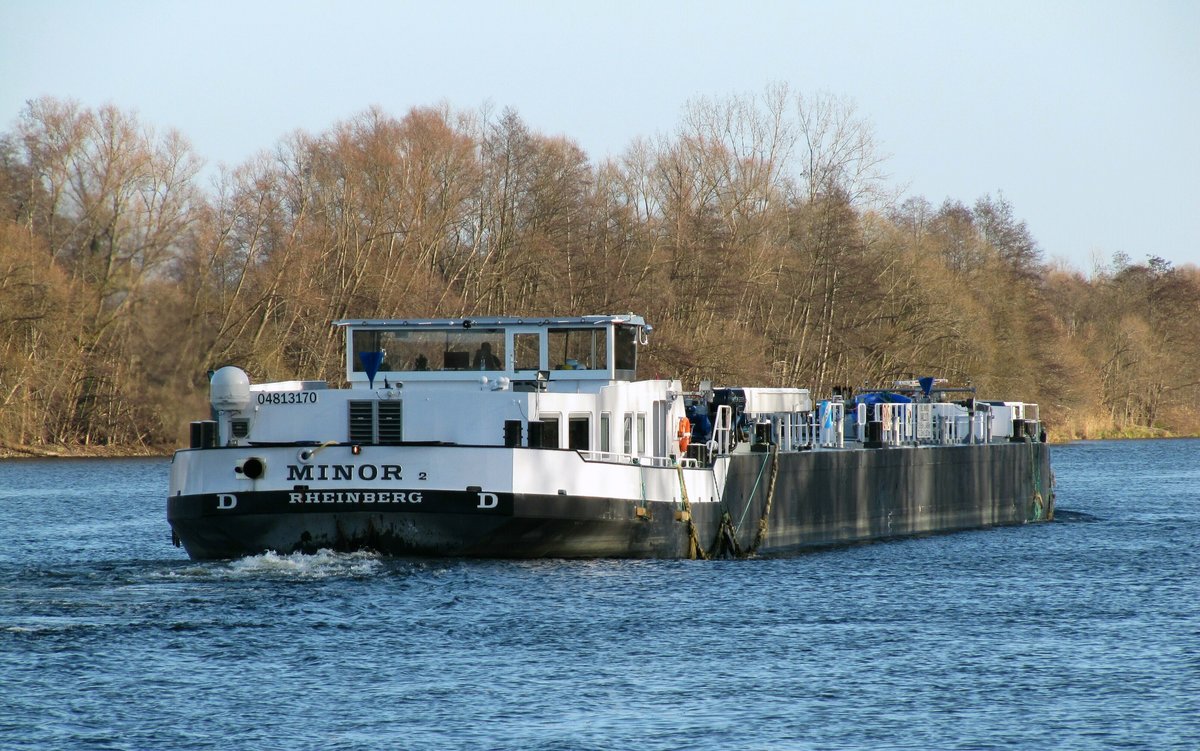 TMS Minor 2 (04813170 , 84,66 x 9,5m) nach der Bergschleusung in Brandenburg/Havel am 10.12.2019 zu Berg auf der Havel nach Berlin. 