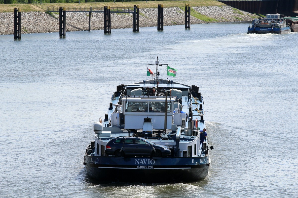 TMS Navio , ex Dettmer Tank 33 (04005120 , 85 x 9) hat am 16.05.2014 die Schleuse Rothensee verlassen und fährt im RVK Richtung Magdeburger Häfen / Elbe.