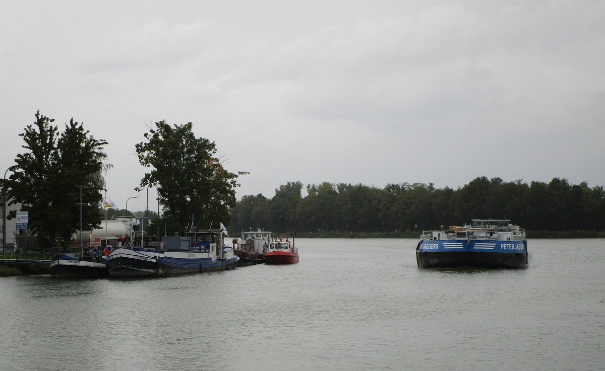 TMS PETER JAEGERS  (02333261 , 85,95 x 9,6m) am 01.10.2020 im Dattelner Meer. Das TMS kam vom  WESEL-DATTEL-KANAL zu Berg und fuhr an der Bunkerstation nach Steuerbord in den  DORTMUND-EMS-KANAL zu Berg ein.