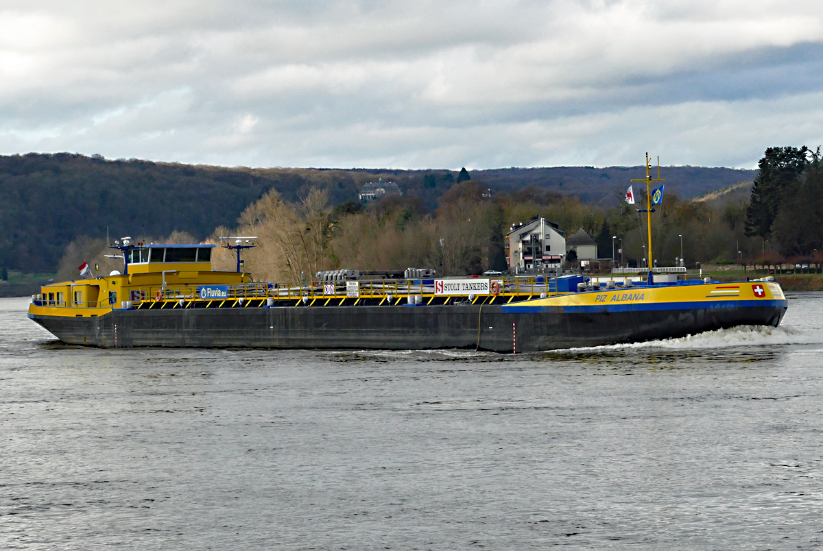 TMS Piz Albana auf dem Rhein bei Remagen - 20.12.2019