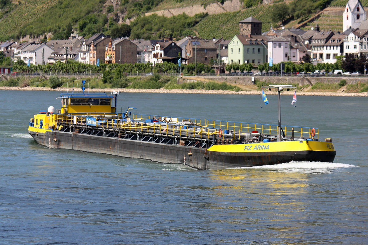 TMS PIZ ARINA (ENI:02317847) L.85,50m B.11m T.1778 am 30.05.2020 auf dem Rhein in Kaub zu Berg.