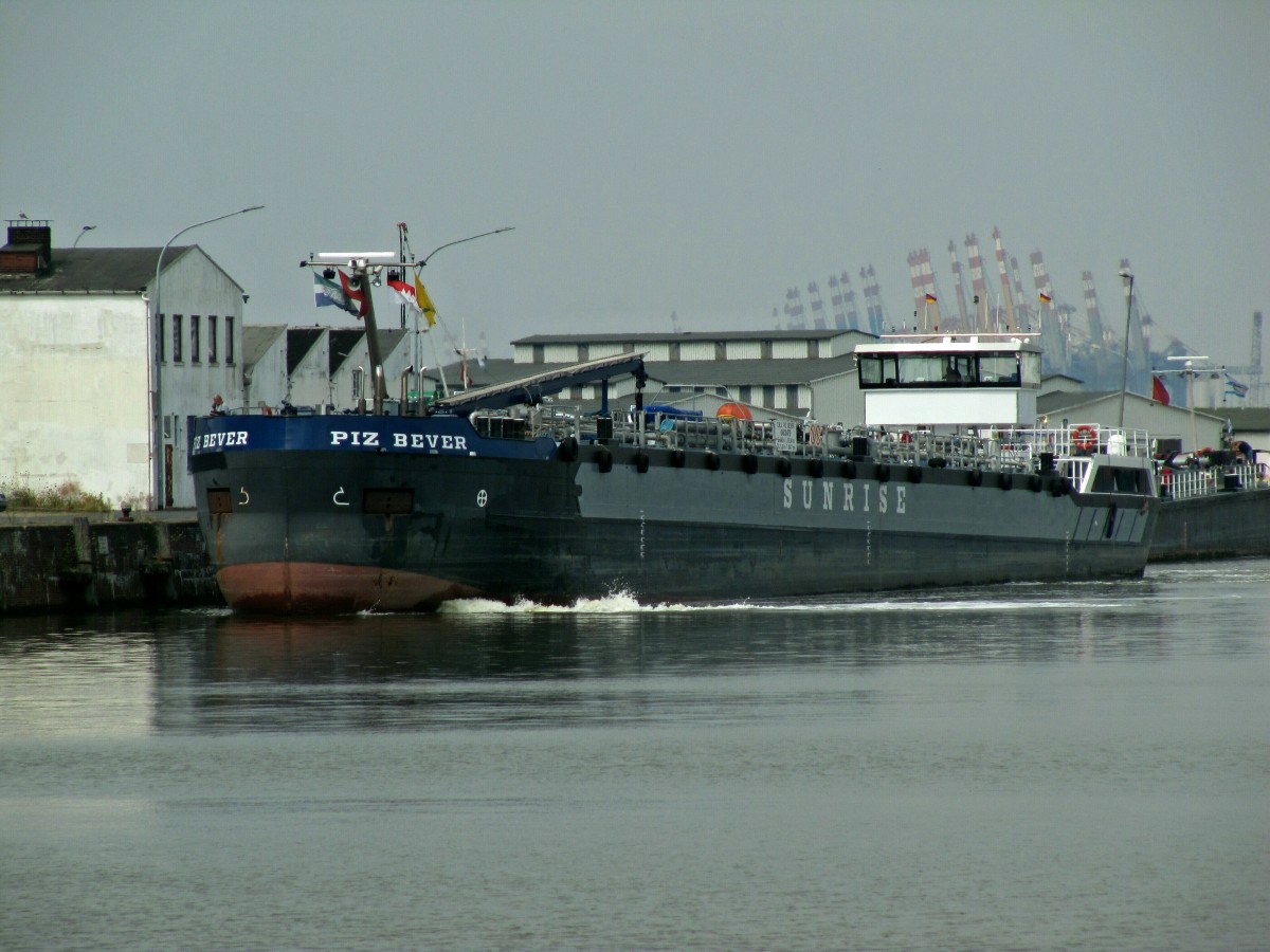 TMS Piz Bever , 04810470 , 85,94 x 9,60 , legt am 07.08.2014 im Fischereihafen von Bremerhaven an.