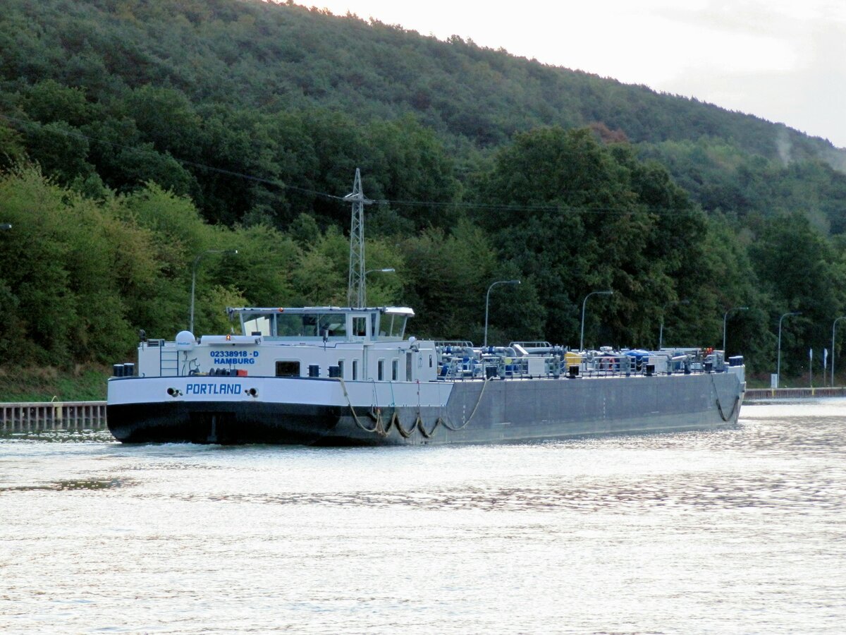 TMS  PORTLAND  (02338918 , 86 x 9,60m) am 27.09.2022 im  DORTMUND-EMS-KANAL  Höhe Bergeshövede auf Bergfahrt.