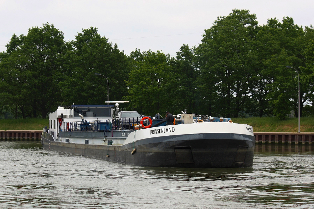 TMS PRINSENLAND ENI:02318320 L.70 m B.7,20 m T 941 Flagge Niederlande auf dem WDK zu Berg am 25.05.2023 bei Datteln.