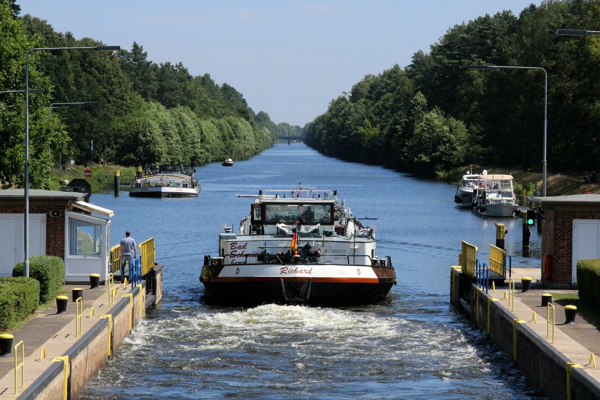 TMS Richard (04300620 , 80 x 8,20m) verließ am 14.07.2018 nach der Bergschleusung die Schleuse Schönwalde / Havelkanal und fuhr nach Stettin.