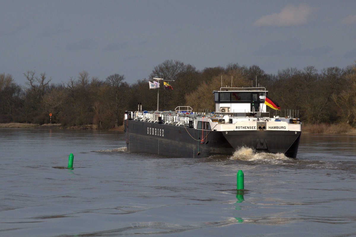 TMS Rothensee (04812360 , 84,97 x 9,60m) am 16.03.2020 bei Storkau / km 396 auf Elbe-Talfahrt.