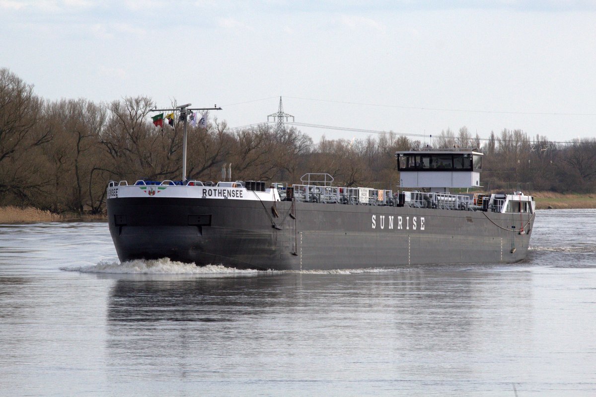 TMS Rothensee (04812360 , 94,97 x 9,60m) am 16.03.2020 bei Elbe-km 396 / Storkau auf Talfahrt.