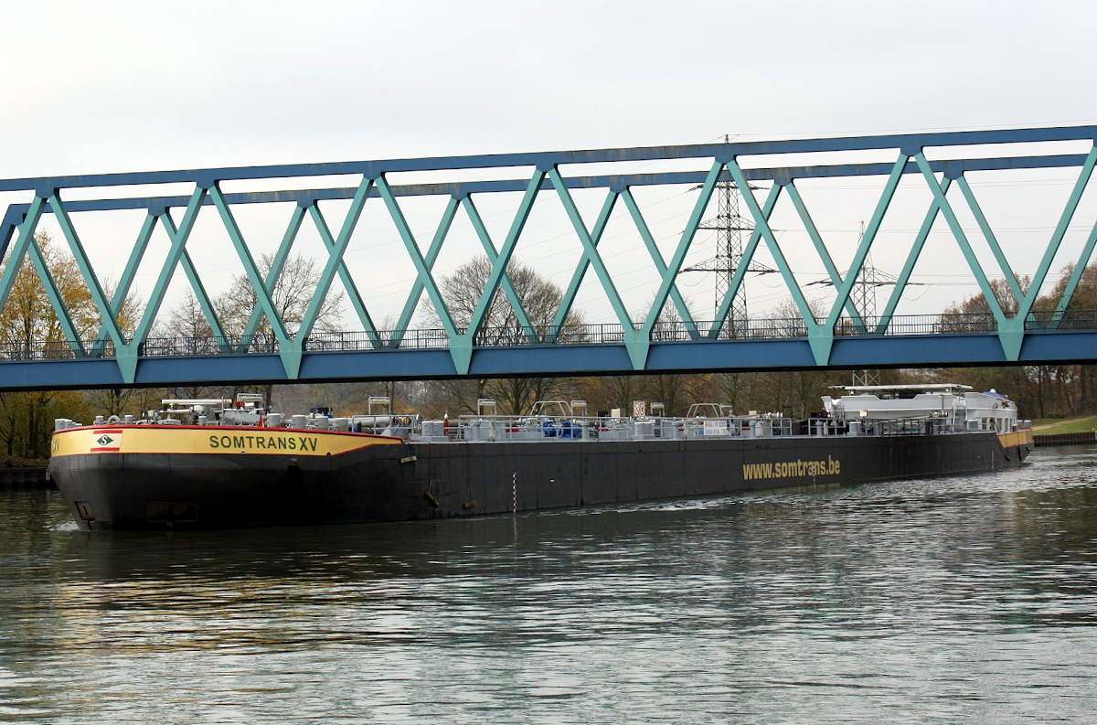 TMS SOMTRANS XV (ENI:02332252) L.110 m B.11,40 m T 2702 Flagge Niederlande auf dem WDK zu Berg in Datteln am 14.11.2021