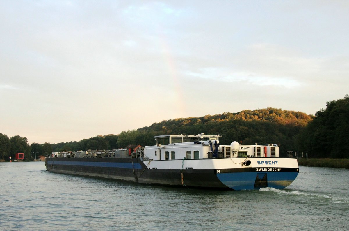 TMS SPECHT (02333472 , 86 x 9,5m) am 29.09.2020 im Nassen Dreieck / DORTMUND-EMS-KANAL auf Talfahrt.