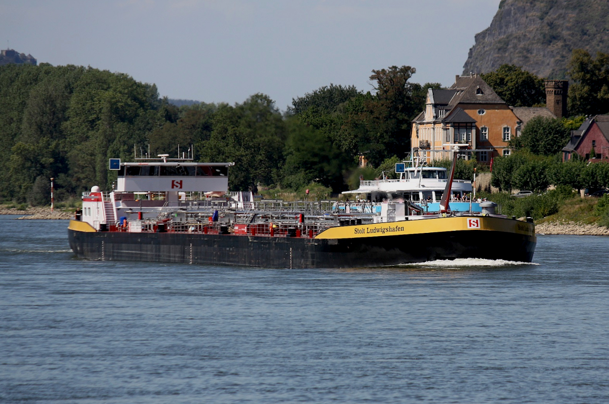 TMS STOLT LUDWIGHAFEN (ENI:02339862) L.135 m B.17,50 m Flagge Niederlande auf dem Rhein zu Berg am 23.08.2023 in Andernach.