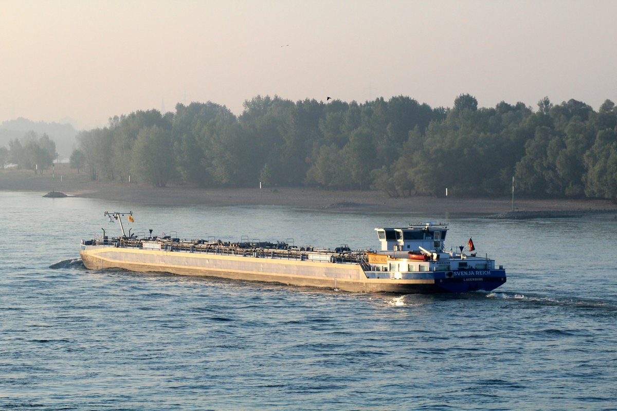 TMS Svenja Reich (04803260 , 109,90 x 11,45m) am 06.07.2017 auf Rhein-Bergfahrt Höhe Rees.