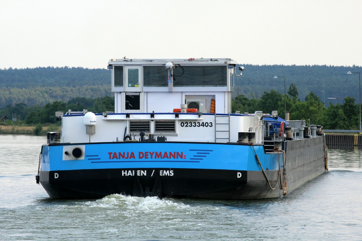 TMS  TANJA DEYMANN 1 (02333403 , 84,30 x 9,60m) setzte am 25.06.2015 nach der Bergschleusung in Uelzen II seine Fahrt im ESK fort.