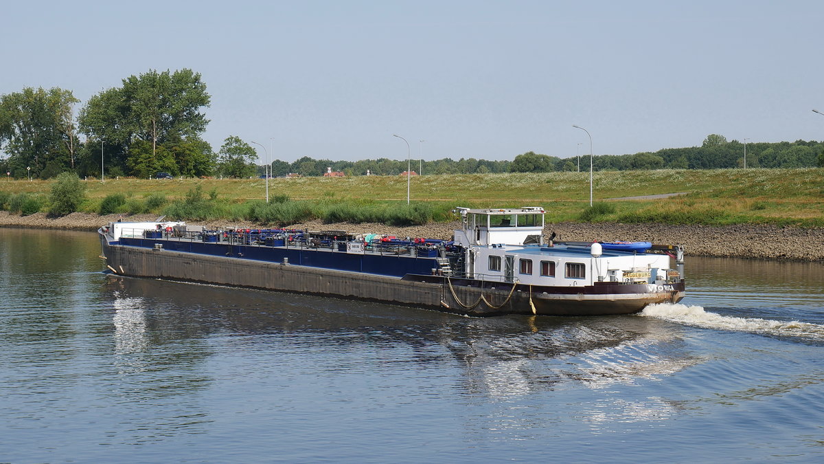 TMS VIORICA (ex LOMBARDIA, ex CASCADE), Magdeburg, ENI 04801090 im unteren Schleusenkanal Geesthacht mit Kurs Hamburg; 25.07.2018
